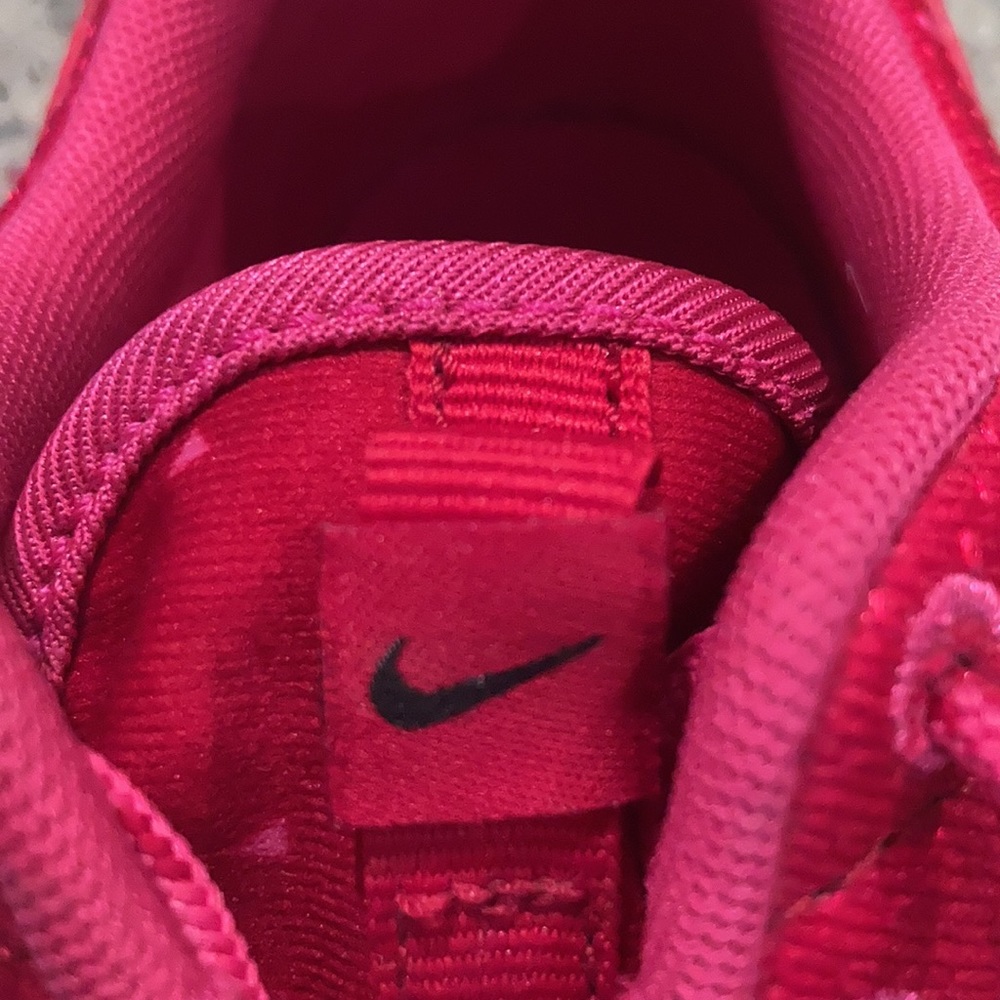 Size 5Y Nike Roshe One GS 'Gym Red' - Picture 3 of 13